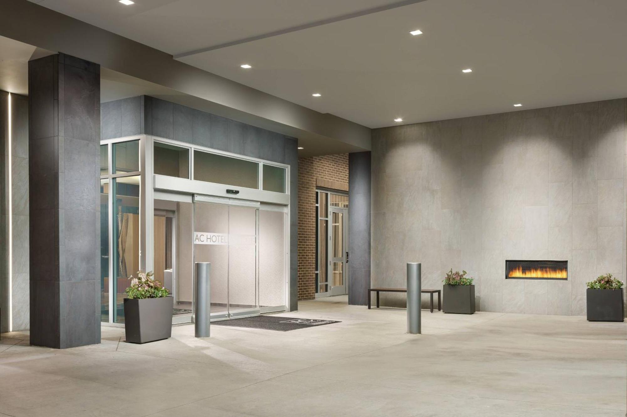 Ac Hotel By Marriott Chapel Hill Downtown Exterior photo